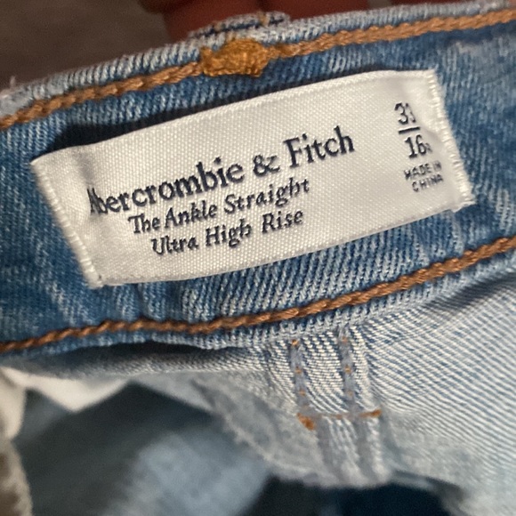 Ultra High Rise Ankle Straight Jean Abercrombie & Fitch - Picture 5 of 6